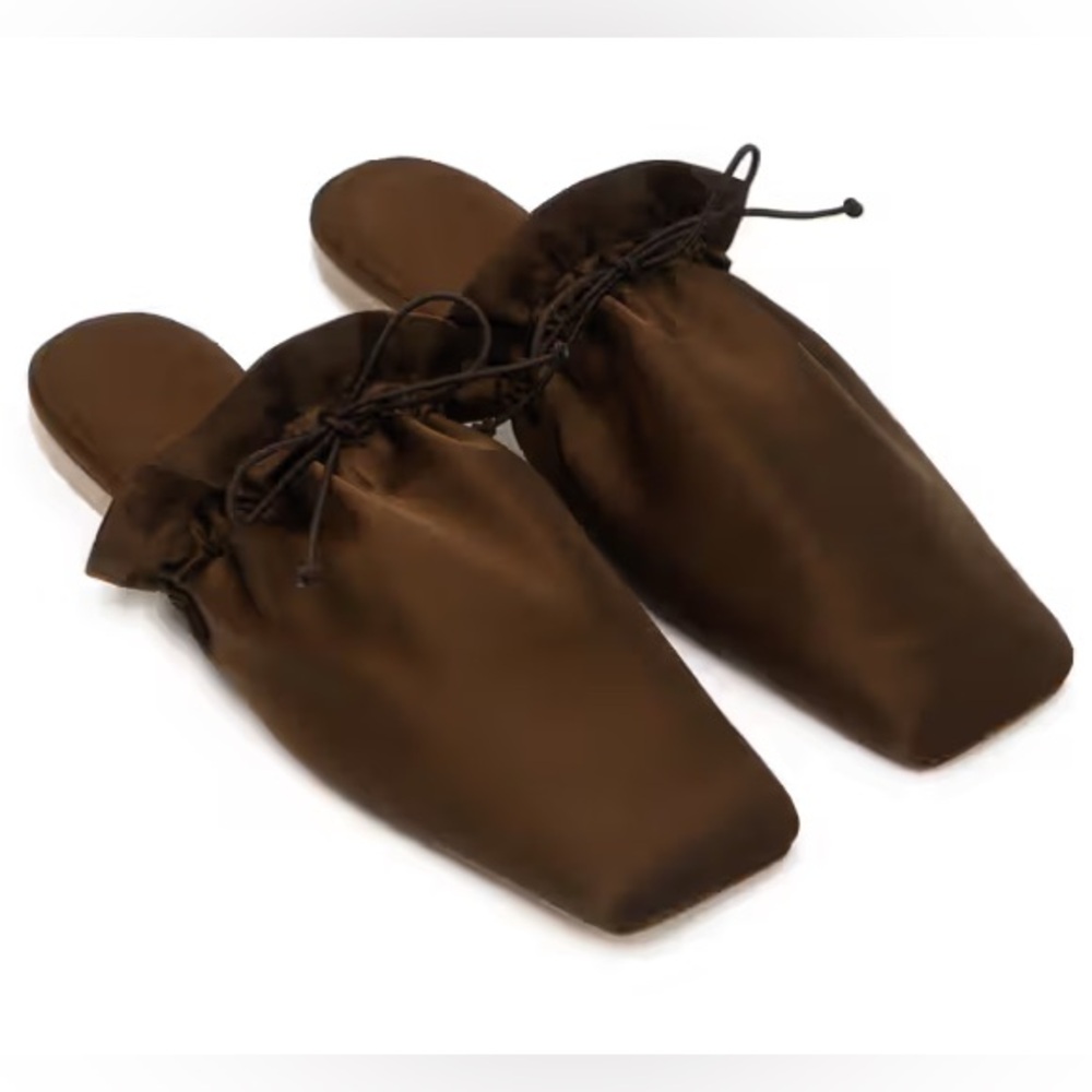 NWT Sleeper Puff Bow-Detailed Satin Slippers Size EU36/US5.5-6